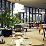 Sir Anthony Hotel