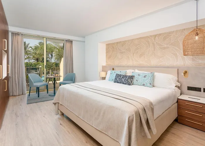 Sir Anthony Готель