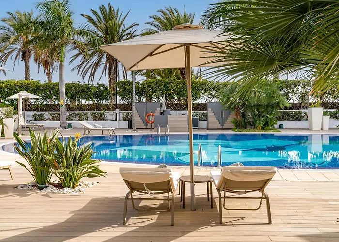 Sir Anthony Готель