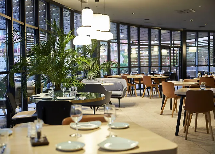 Sir Anthony Готель