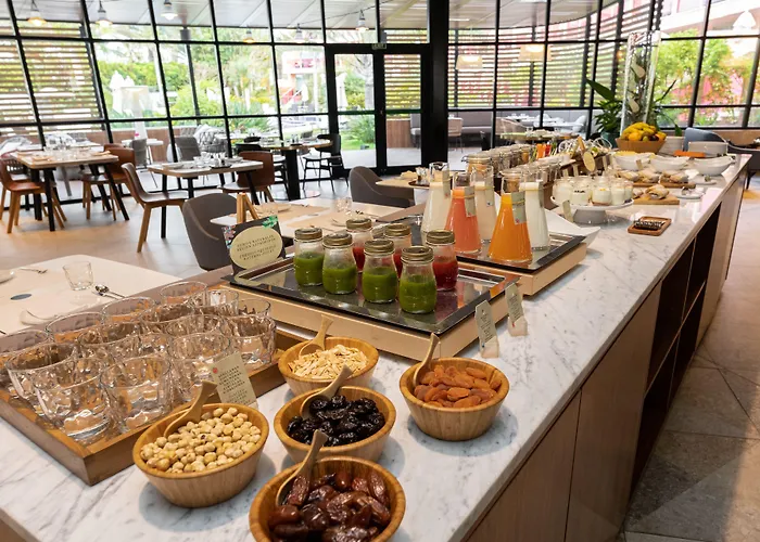 Sir Anthony Готель