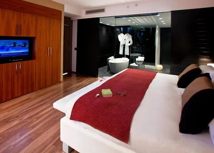 Sir Anthony Готель