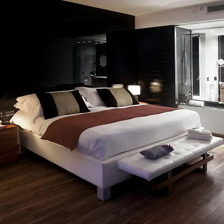 Sir Anthony Feriested Playa de las Américas