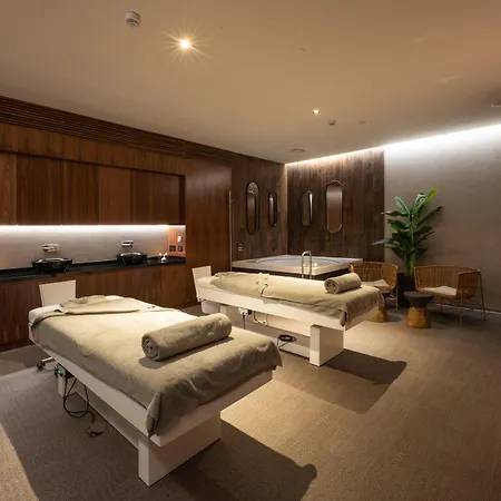 Sir Anthony Feriested Playa de las Américas