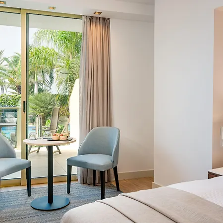 Sir Anthony Feriested Playa de las Américas