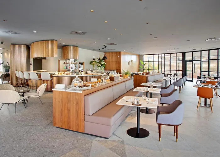 Sir Anthony Szálloda