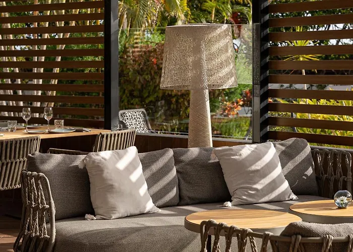 Sir Anthony Playa de las Américas